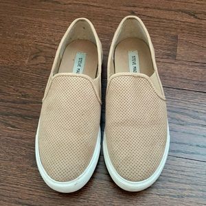 Steve Madden slip on shoes